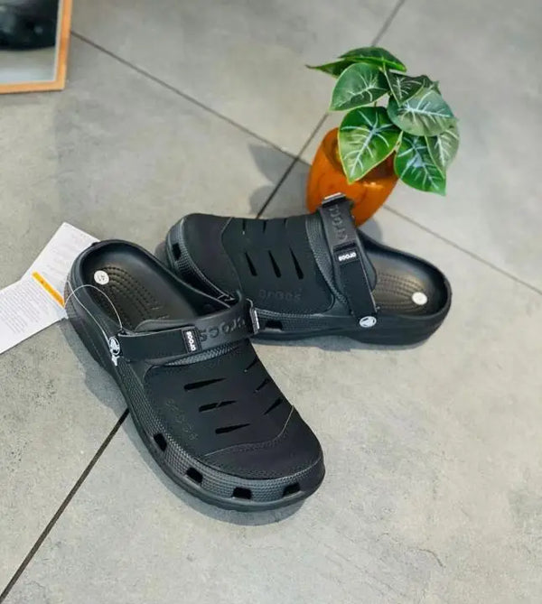 CROCS YUKON Vista FULL BLACK (FIX)