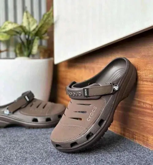 CROCS YUKON Vista BROWN (FIX)