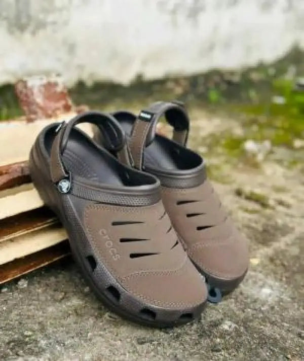 CROCS YUKON Vista BROWN (FIX)