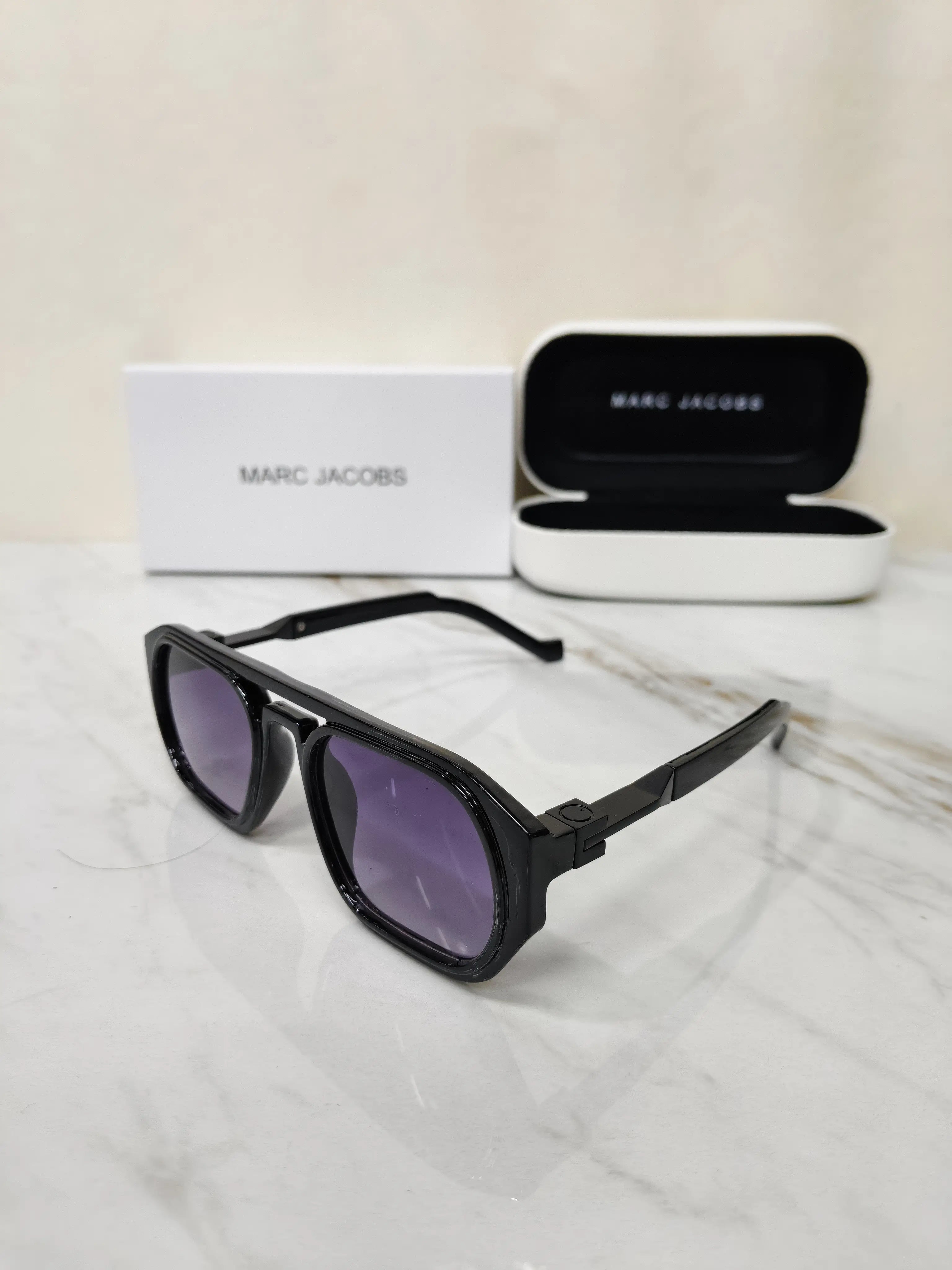 MARC JACOBS BLACK PURPLE SHADED