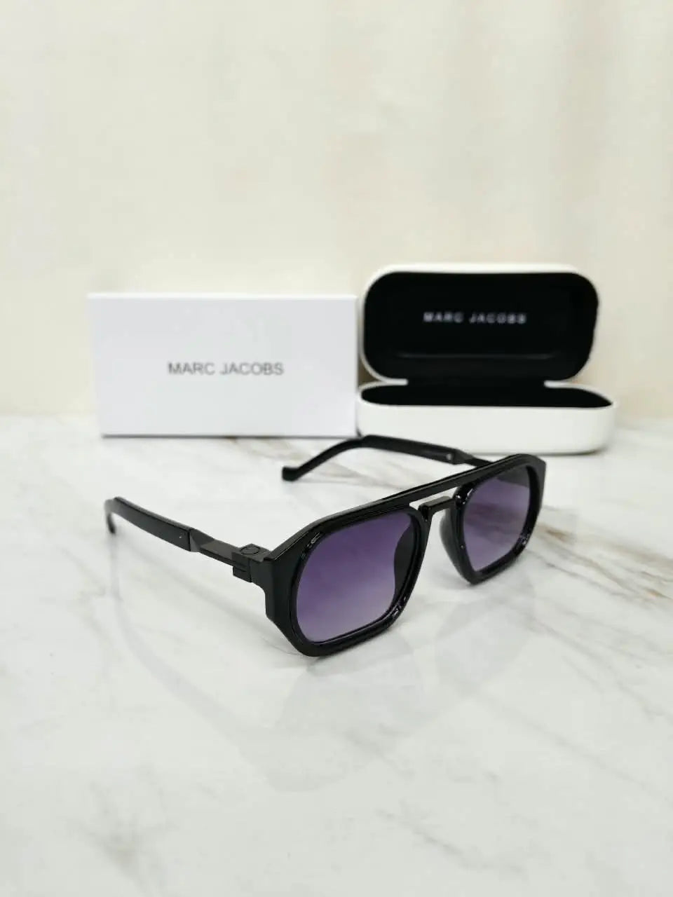 MARC JACOBS BLACK PURPLE SHADED