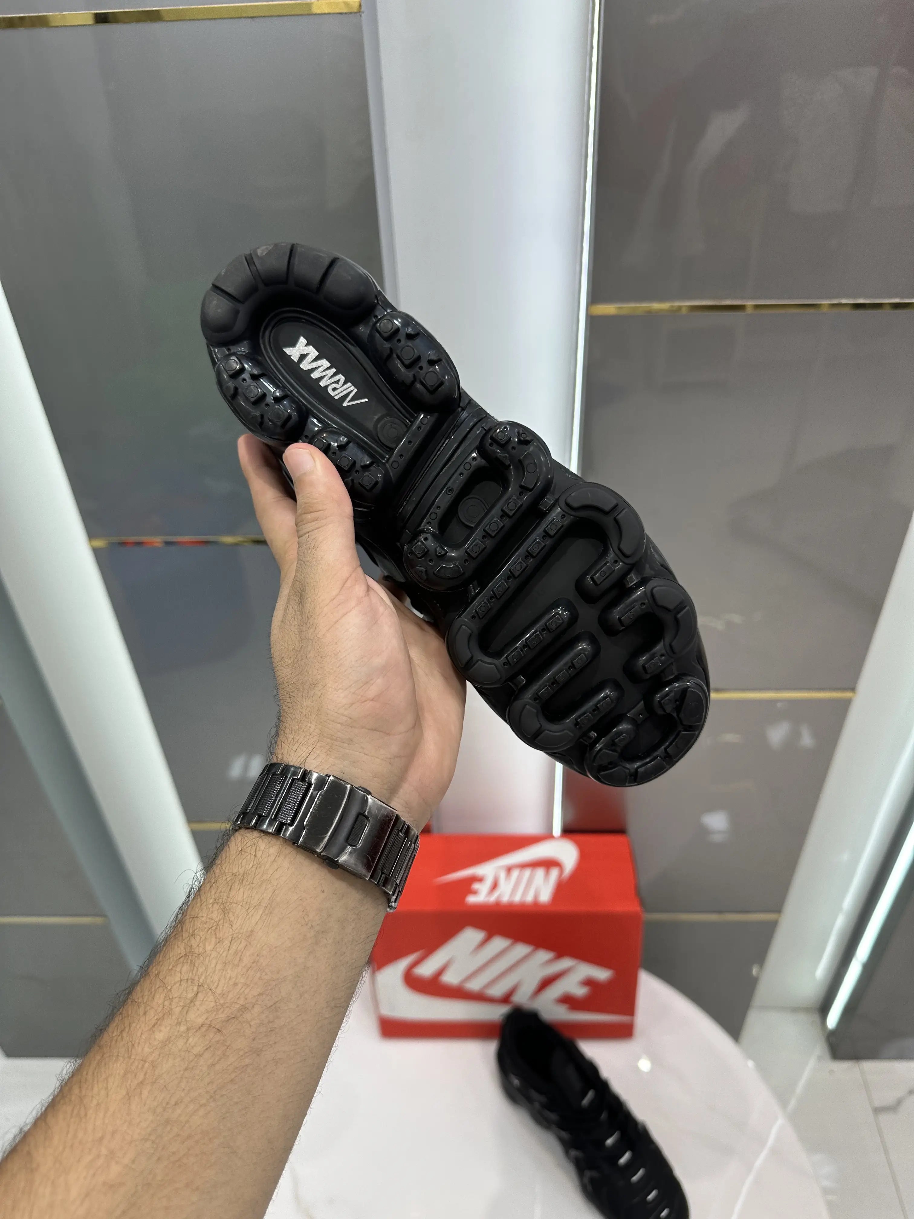 Nike_Air Vapormax Plus Triple Black