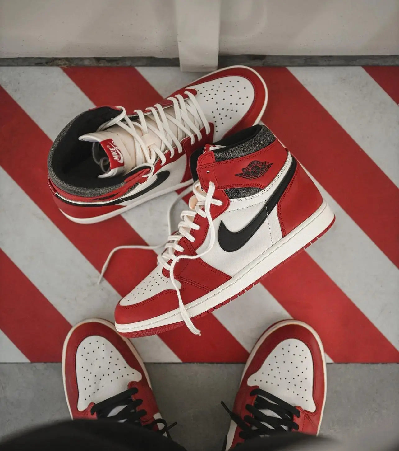 Nike Air Jordan Retro 1 High Lost And Found With POWDER SOLE OG BOX YELLOW BILL