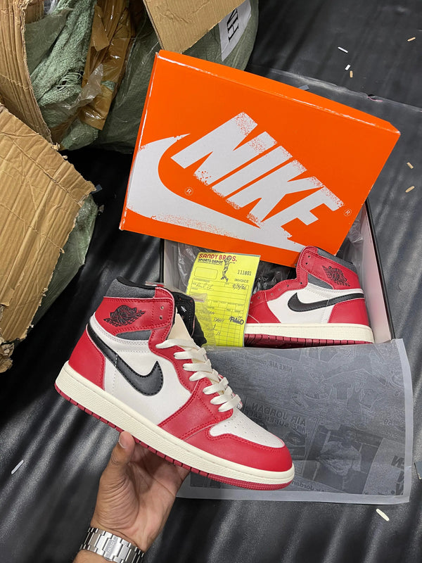Nike Air Jordan Retro 1 High Lost And Found With POWDER SOLE OG BOX YELLOW BILL