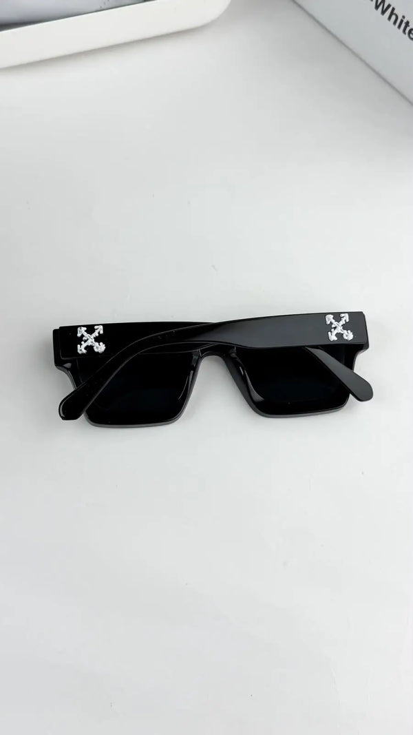 Off_white_full_black