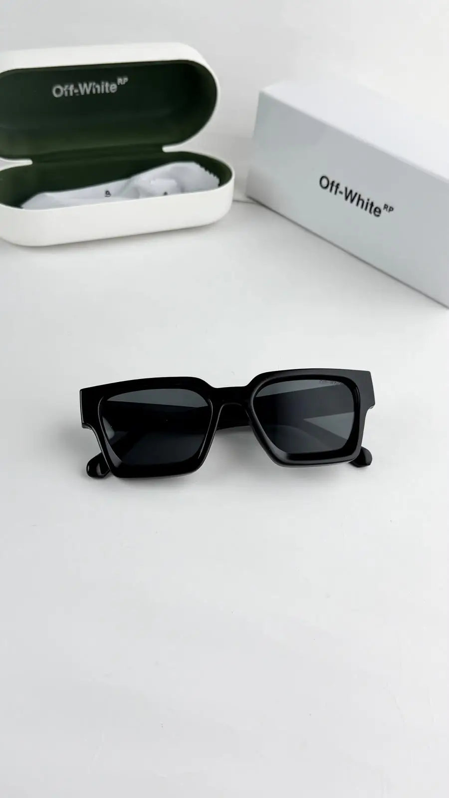 Off_white_full_black