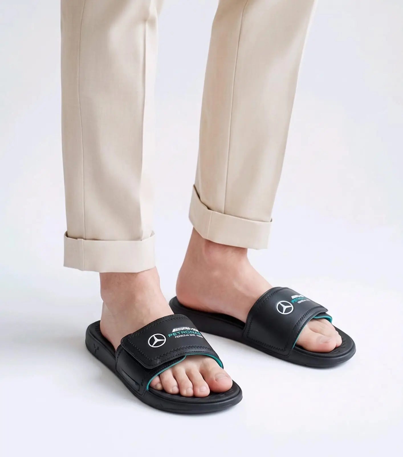Puma_Mercedes Black AMG Petronal Soft Comfort Slide